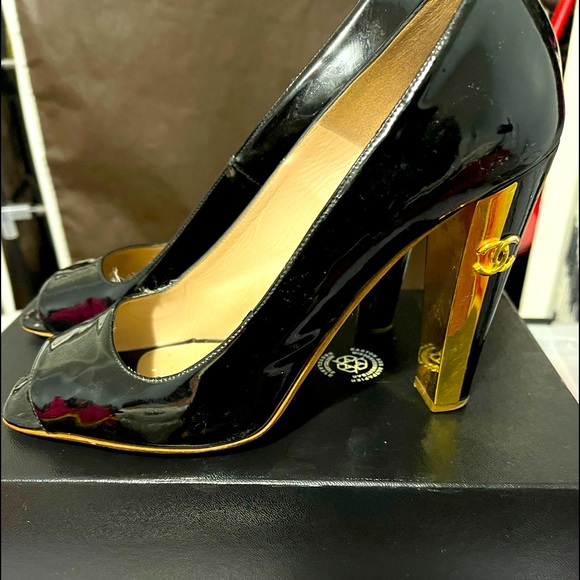 Chanel peep toe pumps - Picture 1 of 8
